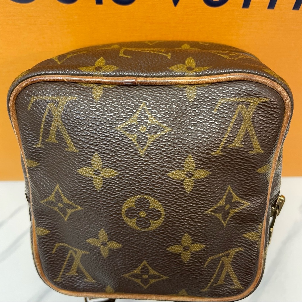 Louis Vuitton Vintage Monogram Amazone Crossbody Handbag Purse! - Picture 15 of 15